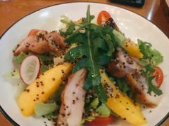 芒果烤鸡藜麦沙拉-MR.ROCKY洛奇先生RESTAURANT&BAR(宝安壹方城店)