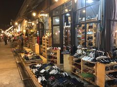 -席娜卡琳火车铁道夜市