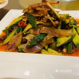 猪耳朵，牛头肉，凉粉，都不错，西湖牛肉羹，肚丝汤