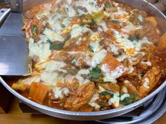 -亲昵春川鸡排(韩国美食街店)