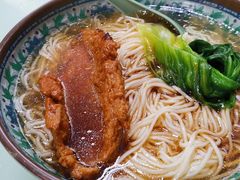 红烧猪扒汤面-食惠里小笼包面馆(越秀店)