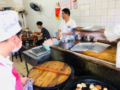 -黄阿姨锅贴大王(万航渡路店)