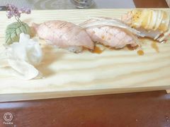 火炙三文鱼三食寿司-简家·海鲜盛宴(下沙店)