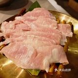 在韩国街，吃上一顿地道的韩日烤肉！