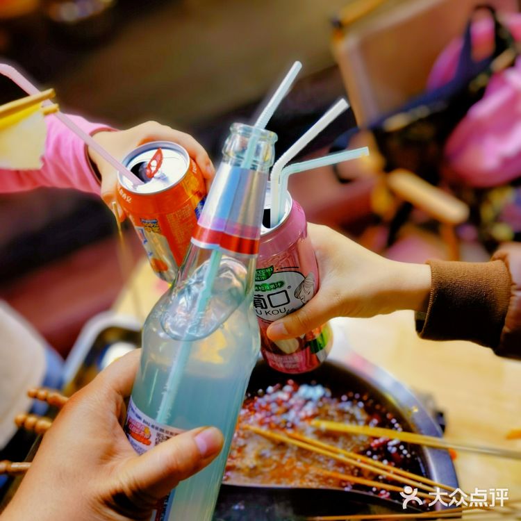 来昆明路,边露营边吃串串