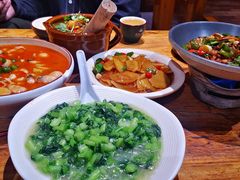 -老滇山寨•云南特色菜•地方菜•民族风情歌舞表演(金碧店)