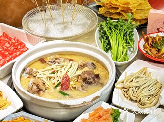 啤酒一元一瓶，饮料免费自助！晚上开门一直到早上