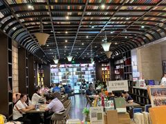 -钟书阁(松江泰晤士小镇店)