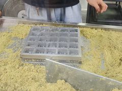 -新月蛋糕西点专卖店(大麦街店)