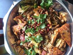 -愉肴麻辣香锅(中北镇店)