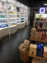 -唐三彩智能美妆体验馆