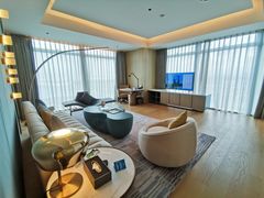 -深圳国际会展中心希尔顿酒店(前海华发冰雪世界店)