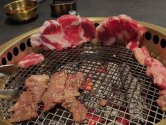-铭牛烧肉·和牛海鲜自助(高新月牙湖店)