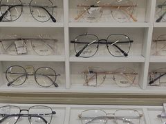 -美式眼镜·授权蔡司.依视路.尼康.豪雅.明月(南翔印象城店)