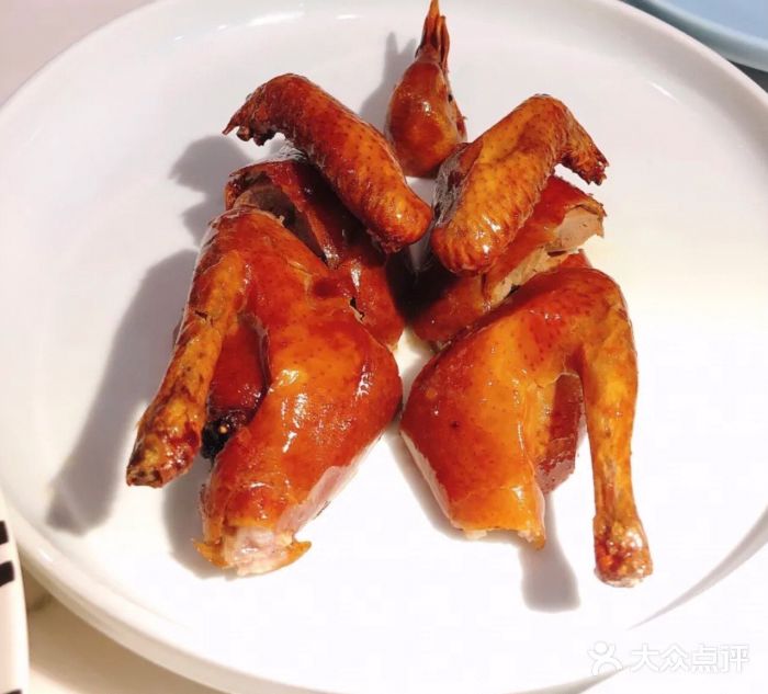 花点心思香港粤菜(人广来福士店)-玻璃脆皮乳鸽-菜-玻璃脆皮乳鸽图片-