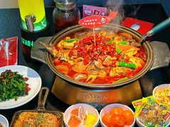 -辣尚瘾·烤鱼·新川菜(牡丹园直营店)