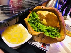 炸豆皮生菜-热火朝天鲜切牛肉火锅(南强街巷店)