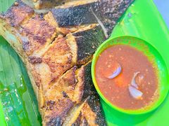 -明记烧鱼美味店