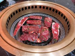-山川小町·极番烧肉(新地假日广场店)