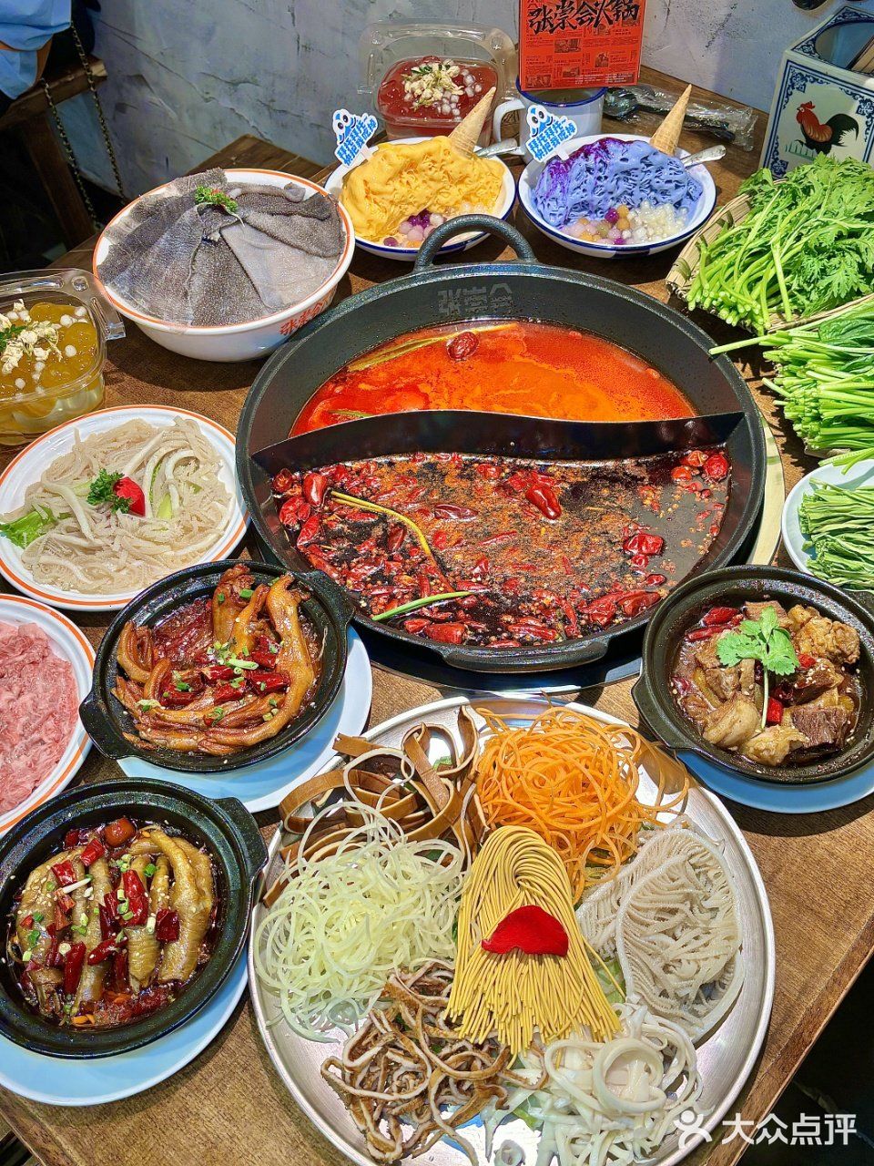 在深圳竟然也能吃到手工现炒底料的重庆火锅！