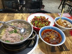 -冯烫烫跷脚牛肉·川菜小馆(武胜西街店)