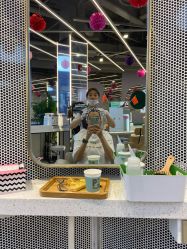 -PE SALON 