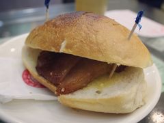 猪扒包-义顺牛奶公司(庇利金街店)