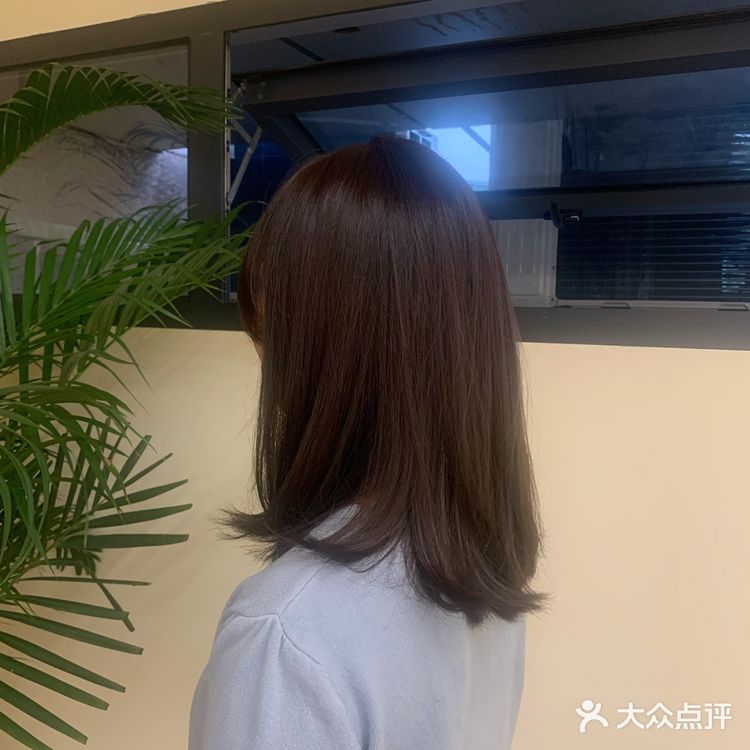 这家理发店有个小哥哥超级帅