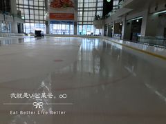 -冰纷万象滑冰场(深圳万象城店)