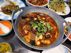 -川流不息·地道川菜·小龙虾(松东路店)