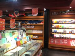 大堂-西西弗书店&矢量咖啡(壹方购物中心店)