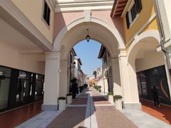 -佛罗伦萨小镇广佛名品奥特莱斯(疏港路店)