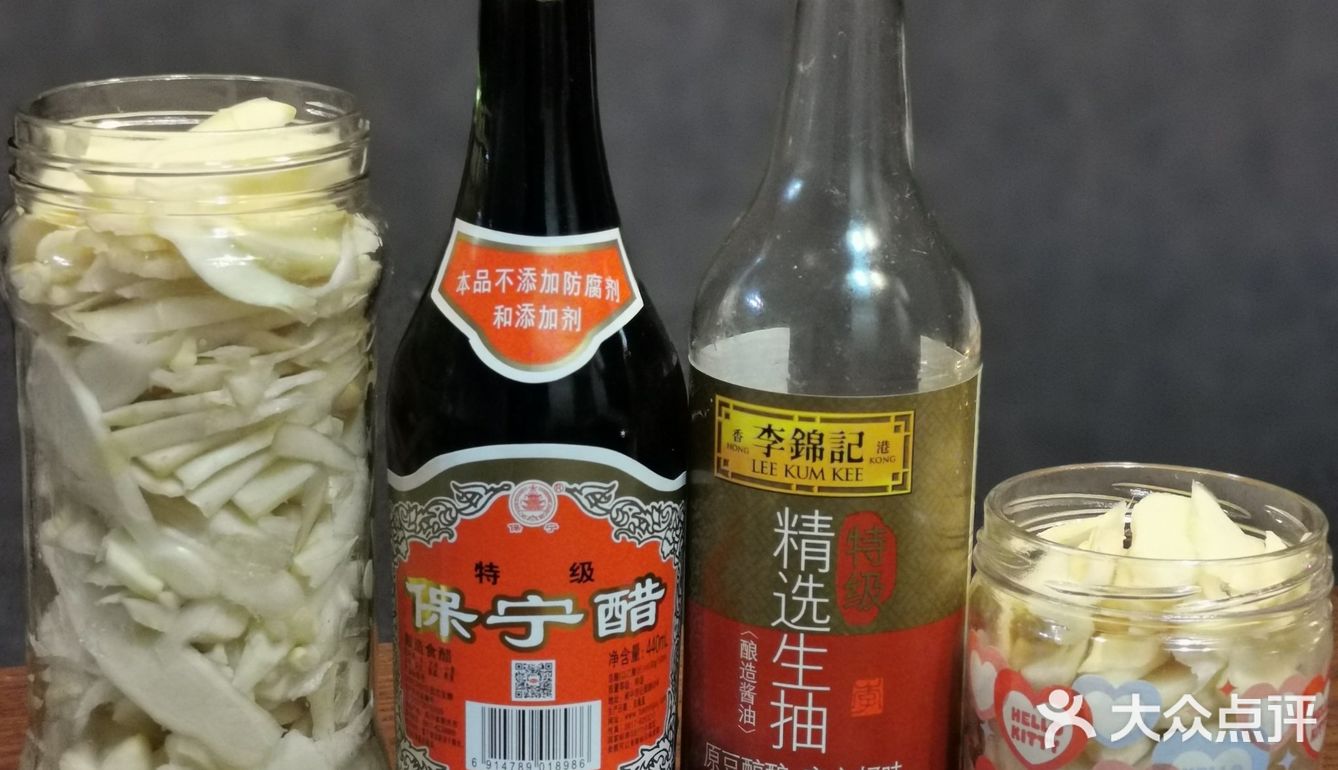 按酱油和醋1：1的比例