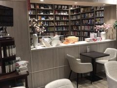 -钟书阁(群光广场店)