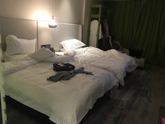 -红方格精致酒店(泸州金融中心万象汇店)