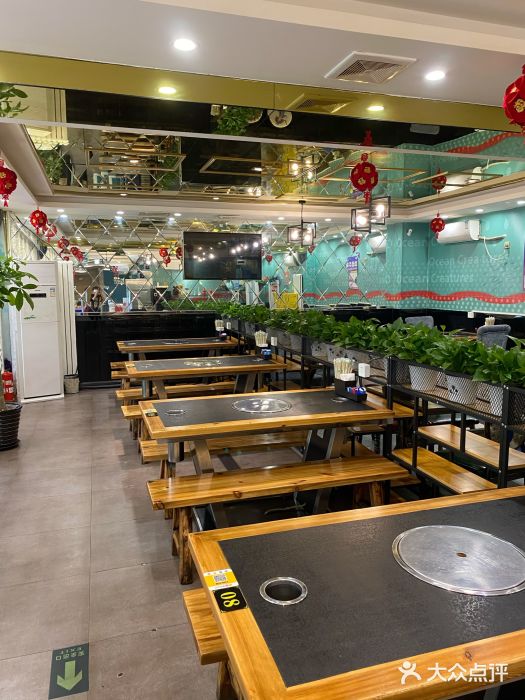 尚手手抓海鲜烧烤吧(角门店)大堂图片