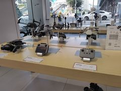 -DJI大疆(深圳华强北曼哈授权体验店)