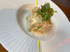 烟熏三文鱼牛油果塔塔-MARU玛露音乐餐厅(前滩世贸店)