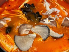 -尚尚仙·酸汤猪手·猪肚鸡火锅(华联万柳购物中心店)