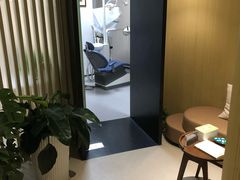 -莲之花口腔(越秀财富广场店)