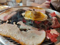 -围炉肉舍•炭烤活鳗•丹东海鲜烤肉(步行街店)