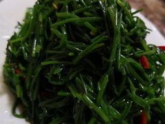炝拌沙葱-苏莱特色牛骨滩羊手抓馆(长城东街总店)