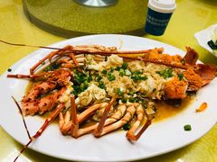 蒜蓉蒸龙虾-双月饭店·20年老字号(新村店)