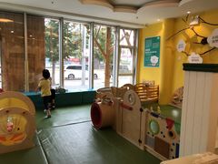 -乐融婴幼儿成长中心(四季青校区)