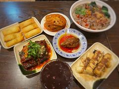 -爆炸头阿姨小四川正宗川味小吃(无任何分店)