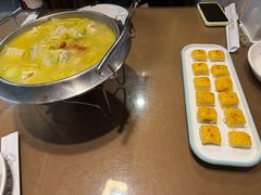 -东口码头·烧鸽子·鱼头泡饼·地方菜(金鹰悦城店)