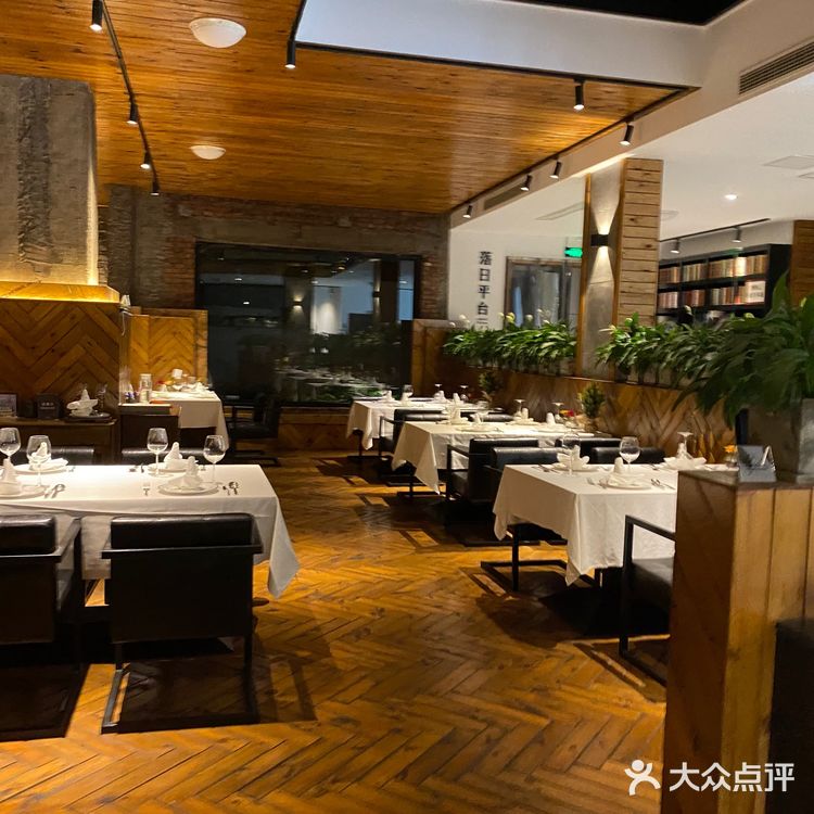 我真的不是来到了重庆洛杉矶分矶？南之山书店观景台绝美！