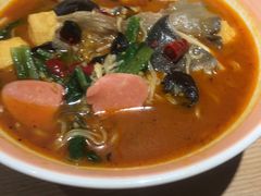 麻辣烫-街角等你.大连海鲜烧烤(西安路店)