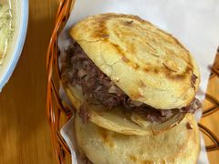 -闫家驴肉火烧(五四店)