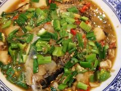 鱼头炖芋艿-邵老爹老杭州白斩鸡·家常菜(建国北路店)